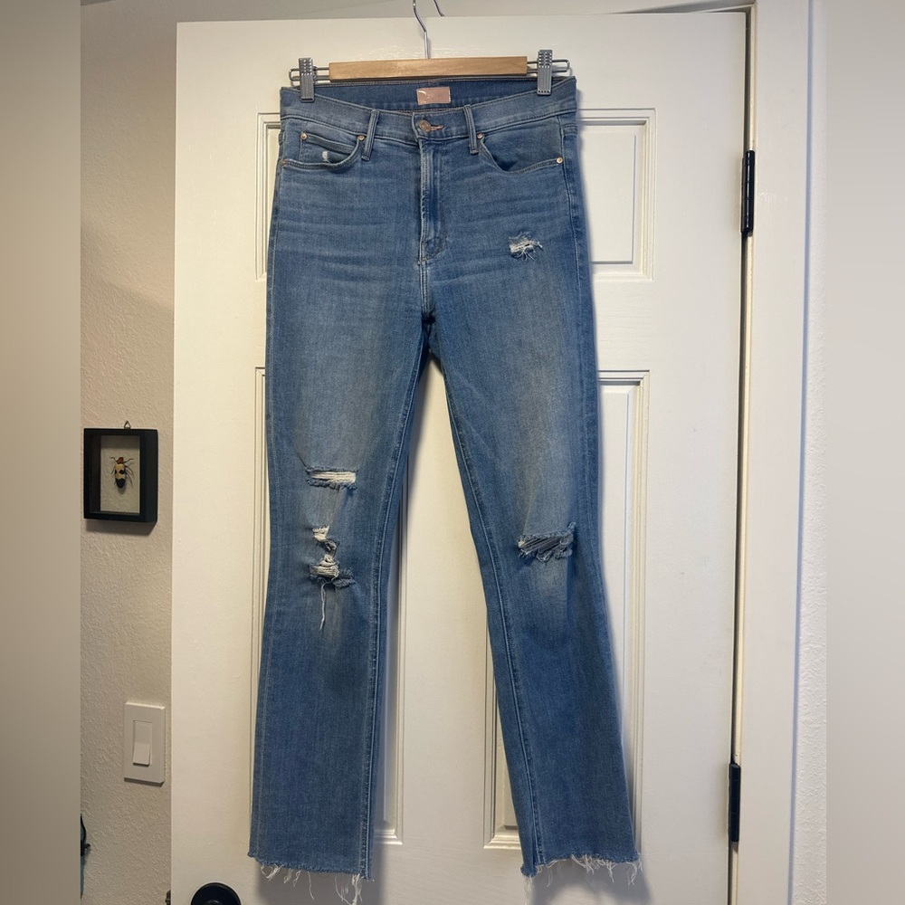 MOTHER Mid Rise Dazzler Ankle Fray Jeans in Winterkitten. Size 27
